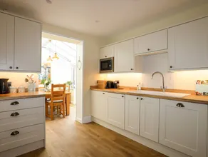 Children-friendly nice cottage with garden & barbeque | Beach view - Image 3