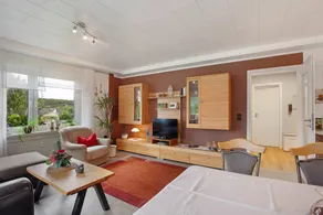 Apartment with barbeque, terrace & garden - Image 2