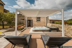 Villa mit Whirlpool, Terrasse und Garten | Poolblick - Image 3
