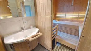 Apartment with sauna | Garden view - Image 3