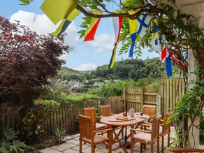 Cottage with terrace & garden - Image 5