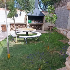 Voll ausgestattetes geräumiges Ferienhaus mit Terrasse, Grill und Garten | Gartenblick - Image 2