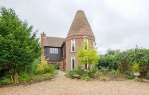 House with garden - Image 3