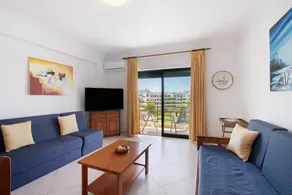 Apartment 'Vila Armação de Pêra' with Shared Pool, Wi-Fi and Air Conditioning - Image 4