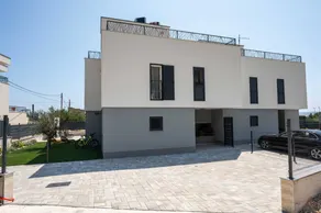 Wonderful villa with terrace & barbeque | Mountain view - Image 2