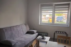 Flat with garden - Image 3
