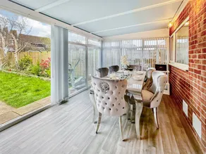 Cottage with garden - Image 3
