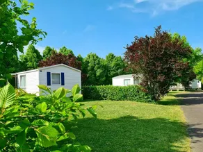Family-oriented mobile home with heated pool, barbeque & terrace | Pet-friendly - Image 3