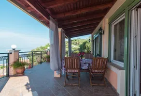 Flat with terrace & garden | Mountain view | Beach nearby - Image 4