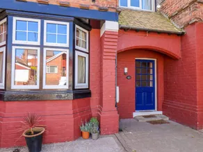 Family-friendly pleasant cottage with garden | Beach view | Pet-friendly - Image 2