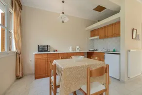 Apartment 'One-Bedroom' with Sea View, Wi-Fi and Air Conditioning - Image 4