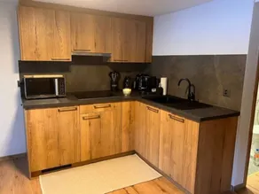 Apartment with terrace - Image 2