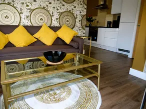 Exquisito apartamento vacacional apropiado para familias con jardín - Image 3
