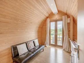 Pod One - UK44402 - Image 3