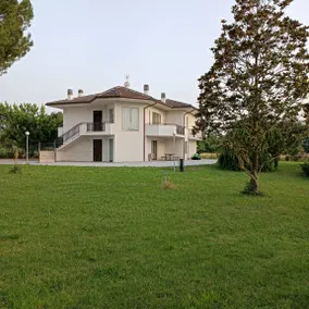 Grande appartamento in villa con ampio giardino – 6 posti letto - Image 2