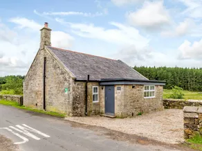 Cottage with garden & terrace | River view - Image 2