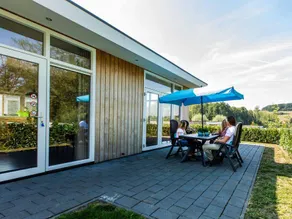 Bungalow with terrace & heated pool - Image 4