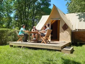 Tent with terrace & pool - Image 4