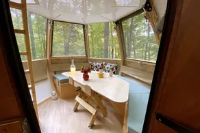Unique Air Drop Pod Rentals for Treetop Glamping in Quebec - Image 4