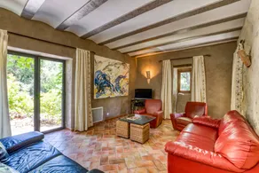 Holiday home with terrace, barbeque & pool - Image 4
