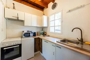 Quiet gîte in an airial with private garden and Wi-Fi - Image 5