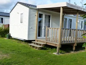Mobilheim mit beheiztem Pool und Terrasse - Image 4