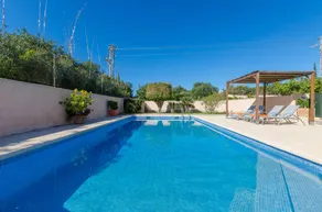 Villa avec barbecue, piscine privée et jardin - Image 5