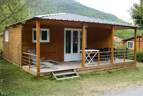 Chalet mit Garten, Terrasse und Pool - Image 2