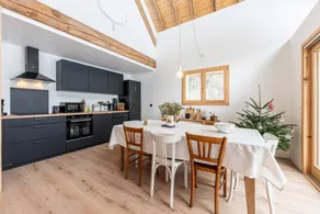 Holiday Home 'La Grange De Fernande - 8 Personnes' with Mountain View, Terrace and Wi-Fi - Image 5