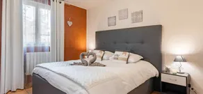 Villa with jacuzzi, terrace & garden - Image 4