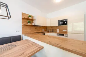 Apartamento vacacional con terraza - Image 3