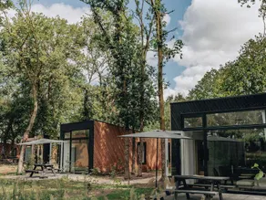 Lodge with terrace & garden - Image 4