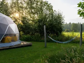 Child-friendly lodge with terrace & heated pool - Image 3