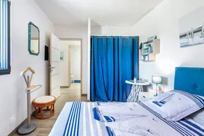 Seaside Guest Room – 500m from Beach, Non-Smoking - Image 4