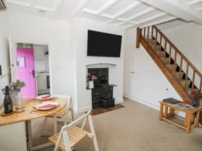 Cottage with garden - Image 4
