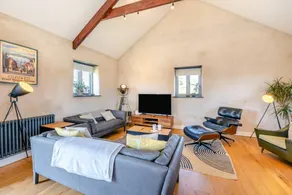 Cottage with garden - Image 3
