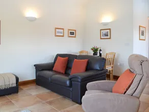 Child-friendly lovely cottage with garden & barbecue | Pet-friendly - Image 4