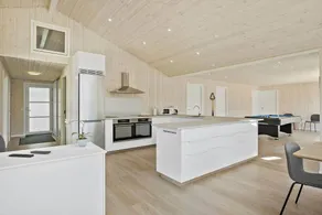 Holiday home with terrace, garden & BBQ - Image 5