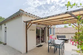 Holiday Home 'Le Pequelet' with Shared Pool, Wi-Fi and Air Conditioning - Image 3