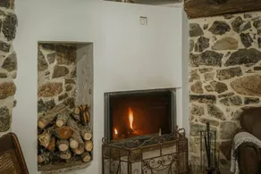 Holiday home with terrace, garden & barbecue | Mountain view | Perfect for remote work - Image 4