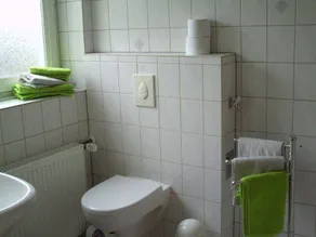 Apartment with garden & terrace - Image 5