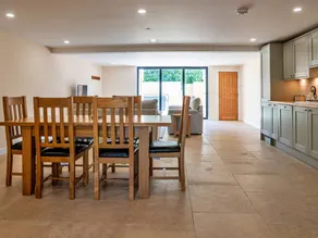 Ferienhaus mit Garten und Whirlpool - Image 4
