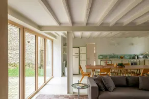 Kinderfreundliches weiträumiges Ferienhaus mit Grill, Terrasse und privatem Pool | Perfekt für die Arbeit von Zuhause - Image 2