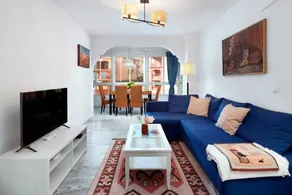 Familienorientierte Ferienwohnung mit Pool und Garten | Bergblick | Nah am Strand - Image 3