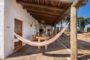 Merveilleuse maison de vacances adaptée aux familles avec piscine privée, internet haut débit et jardin | Vue montagne | Adaptée au travail à distance | Avec animaux acceptés - Image 4