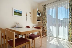 Familienorientierte Wohnung mit Sauna, beheiztem Pool und Grill | Gartenblick - Image 3