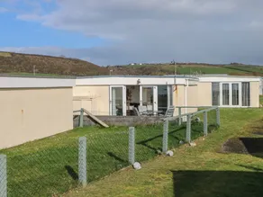 Cottage avec piscine et jardin | Vue plage - Image 2