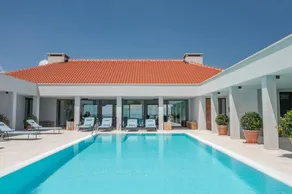 Fully equipped villa with fast internet, garden & hot tub | Sea view | Pet-friendly - Image 3