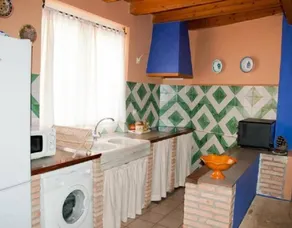 House with terrace, garden & barbeque | City view - Image 3