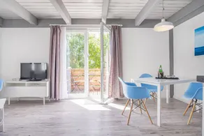 Apartment with barbecue & garden - Image 2